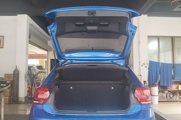 Volkswagen Polo 2019 car image #19
