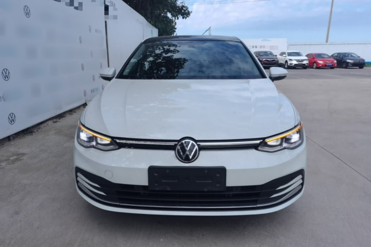 Volkswagen Golf 2024 car image #3
