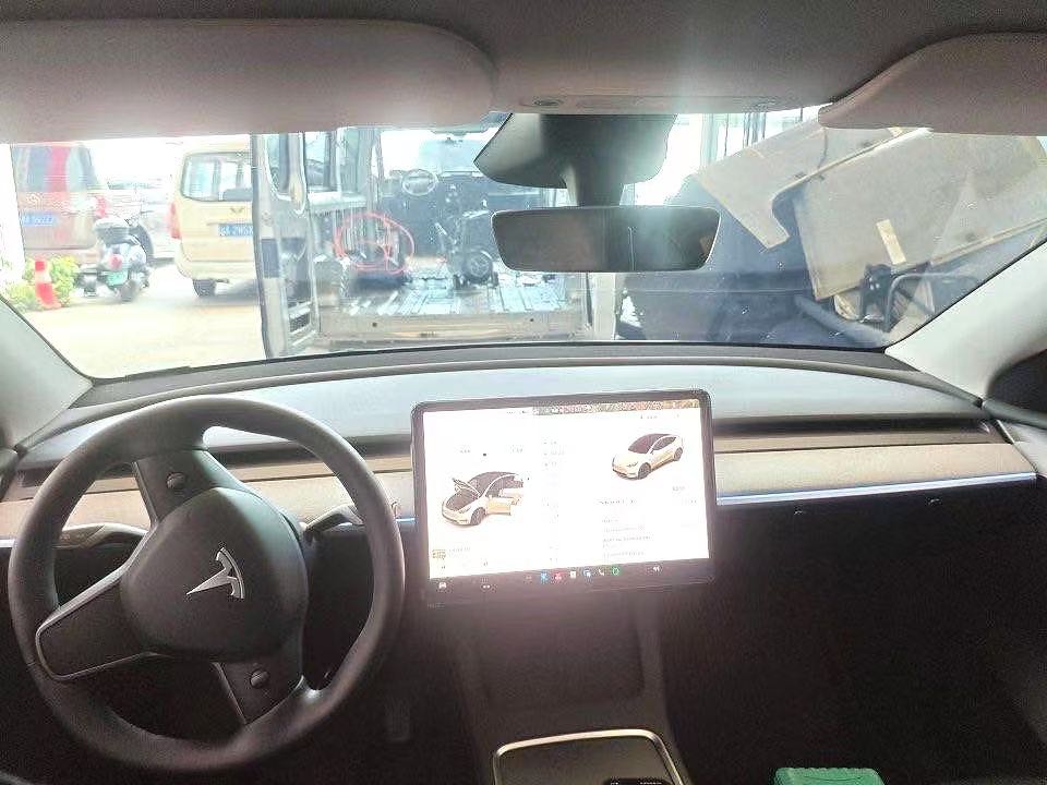 Tesla Model Y 2024 #7 Tesla Model Y 2024 car image #7
