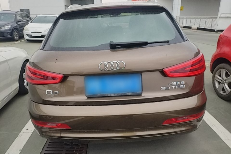 Audi Q3 2016 car image #6