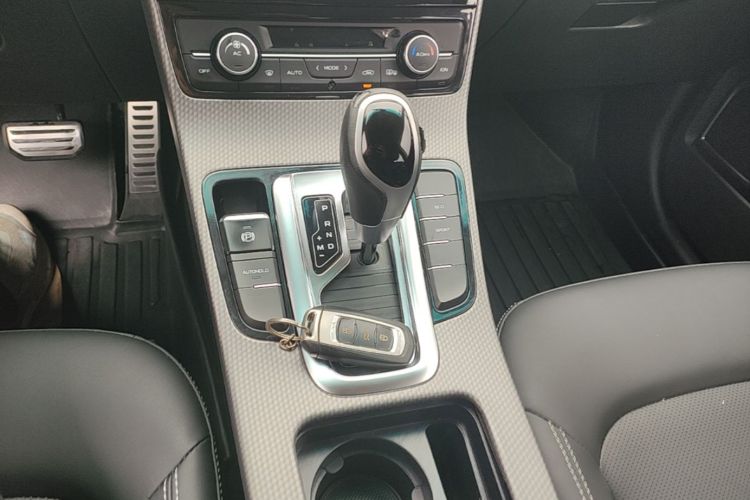 GEELY Emgrand GS 2017 car image #18