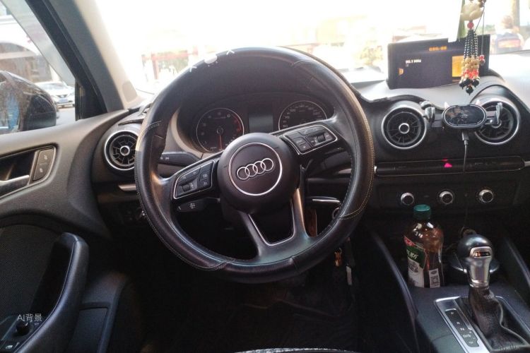 Audi A3 2018 car image #12