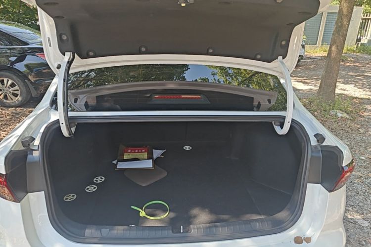 GEELY Emgrand 2024 car image #19