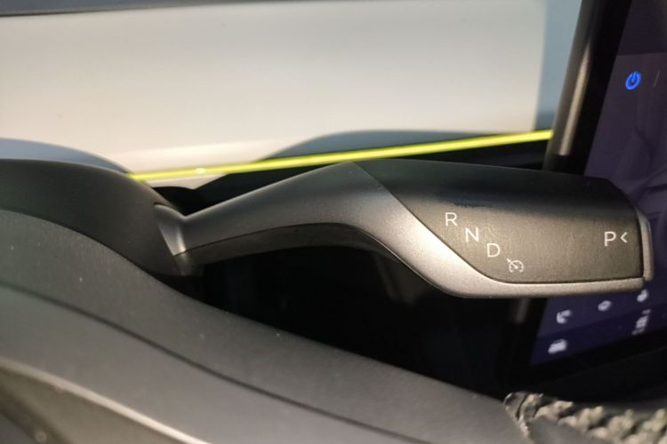 Tesla Model Y 2023 car image #14