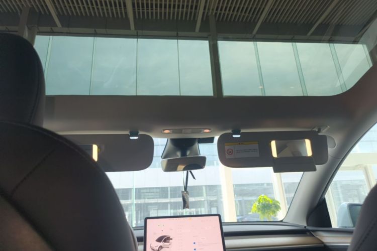 Tesla Model Y 2023 #18 Tesla Model Y 2023 car image #18
