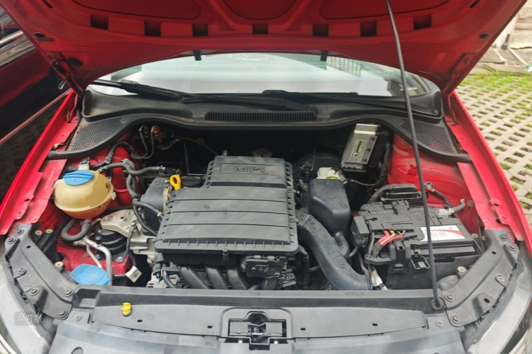 Volkswagen Polo 2015 car image #22
