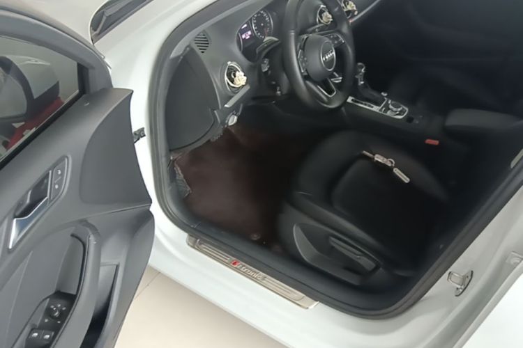 Audi A3 2021 immagine di auto #16
