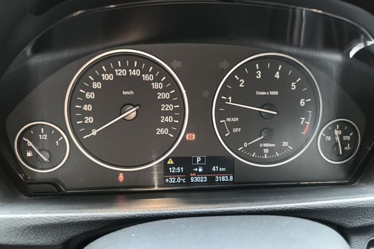 BMW 3 Series 2017 #12 BMW 3 Series 2017 car image #12