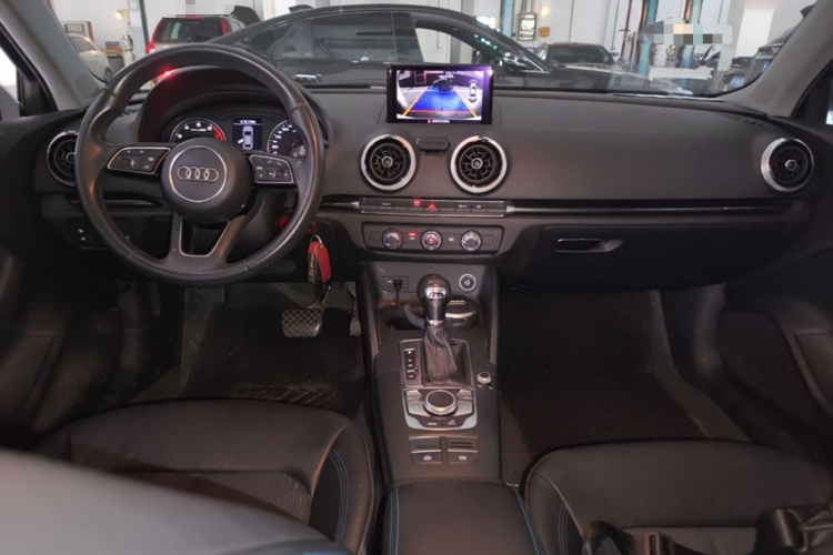 Audi A3 2018 car image #11