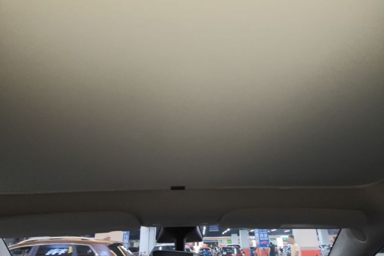 Tesla Model Y 2021 car image #18