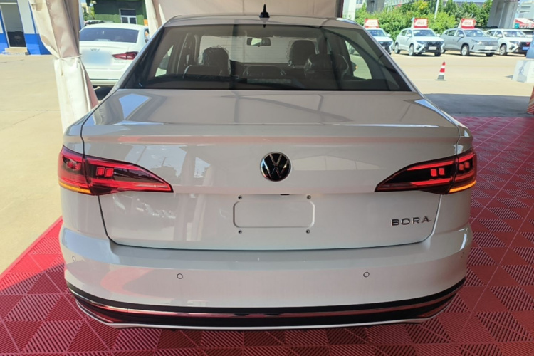 Volkswagen Bora 2026 car image #6