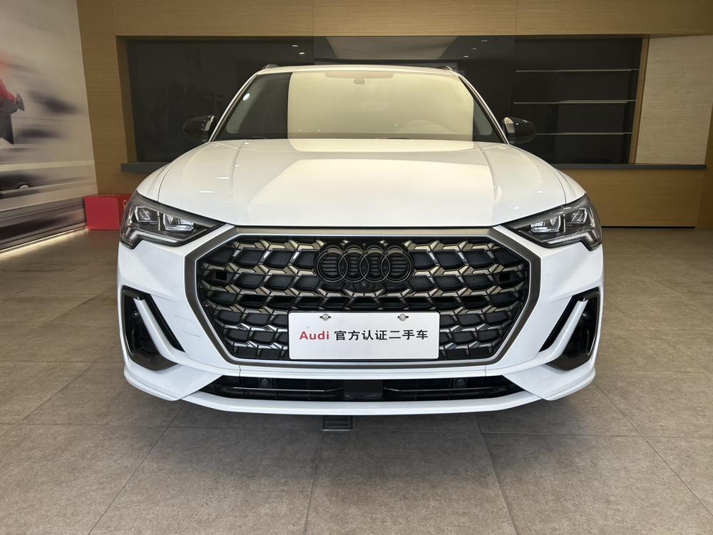Audi Q3 2025 car image #2