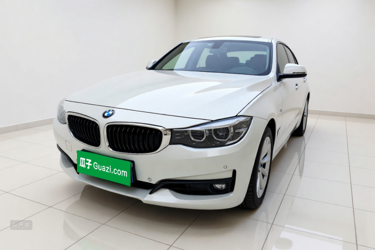 BMW 3 Series GT 2019 immagine di auto #2