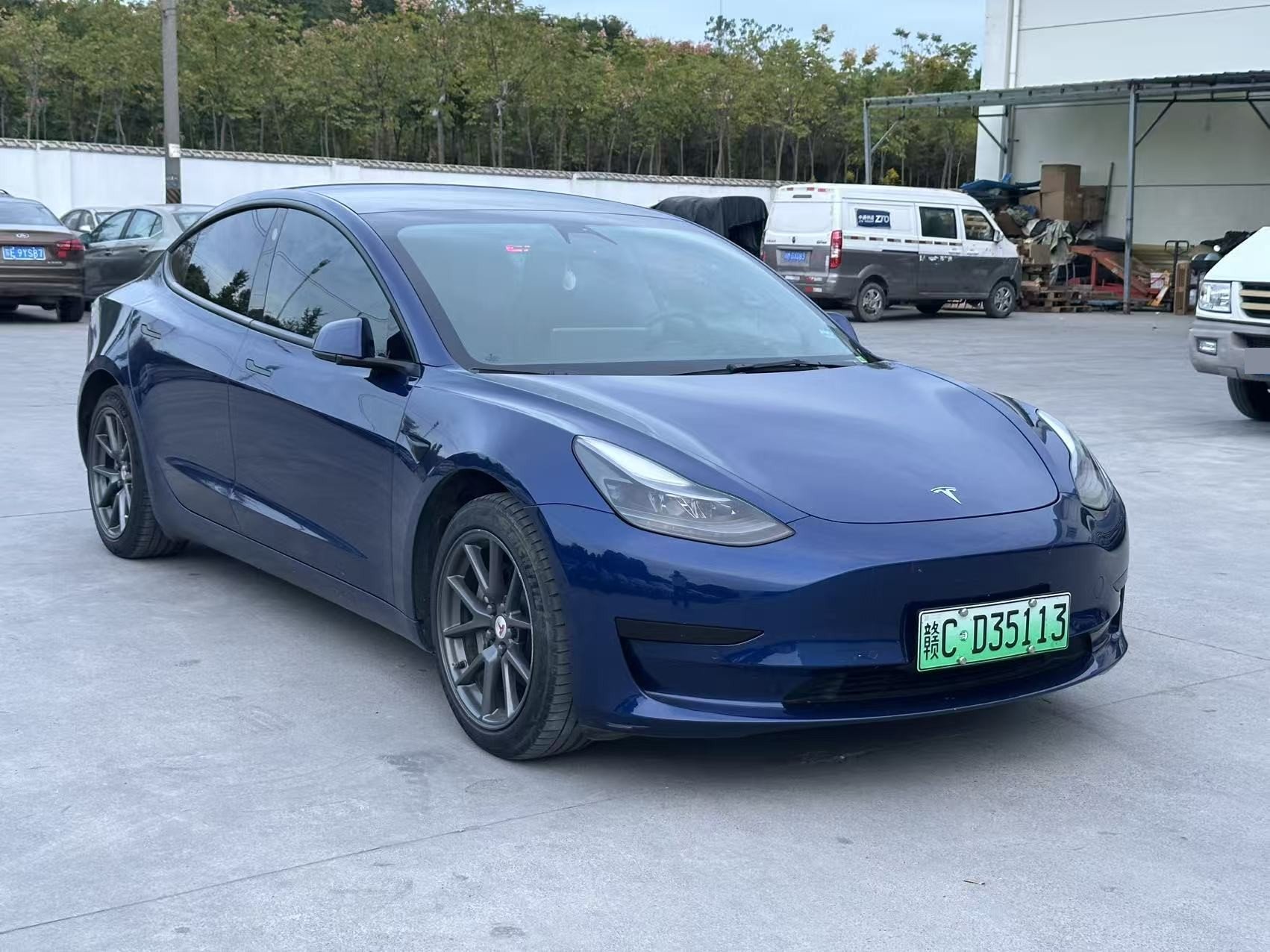 Tesla Model 3 2021 car image #2