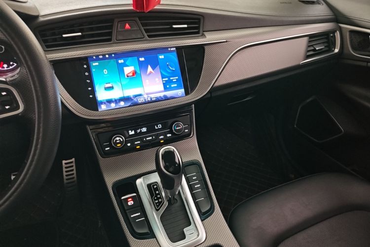 GEELY Emgrand GS 2018 car image #13