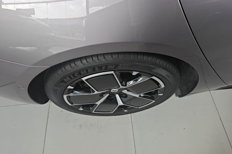 MI SU7 2025 car image #10