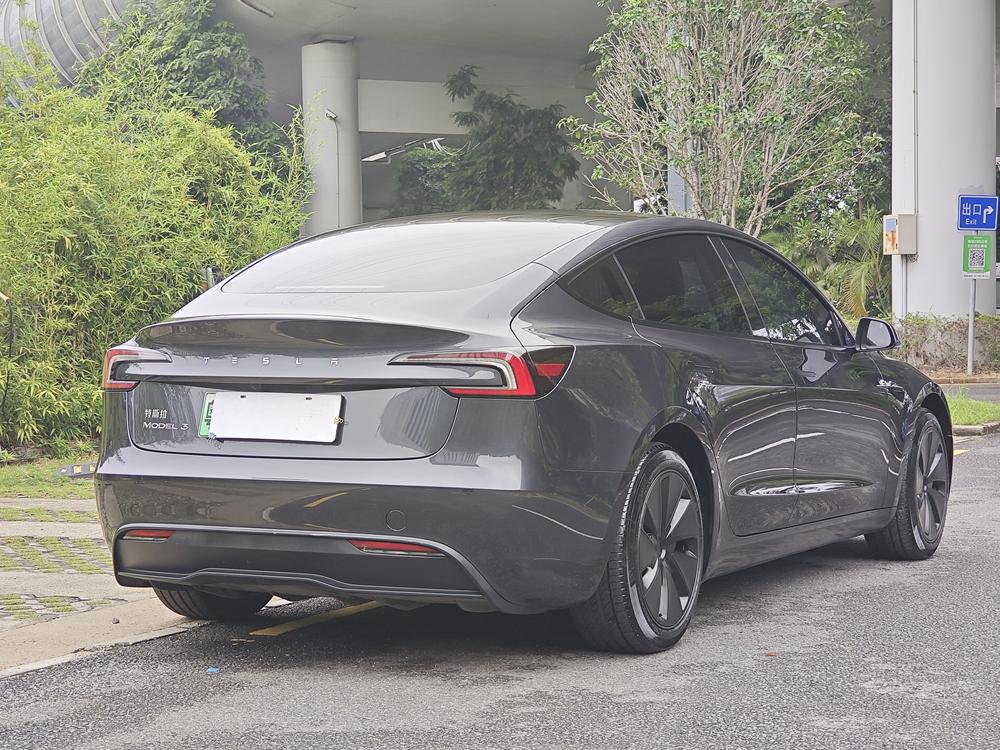 Tesla Model 3 2024 car image #7