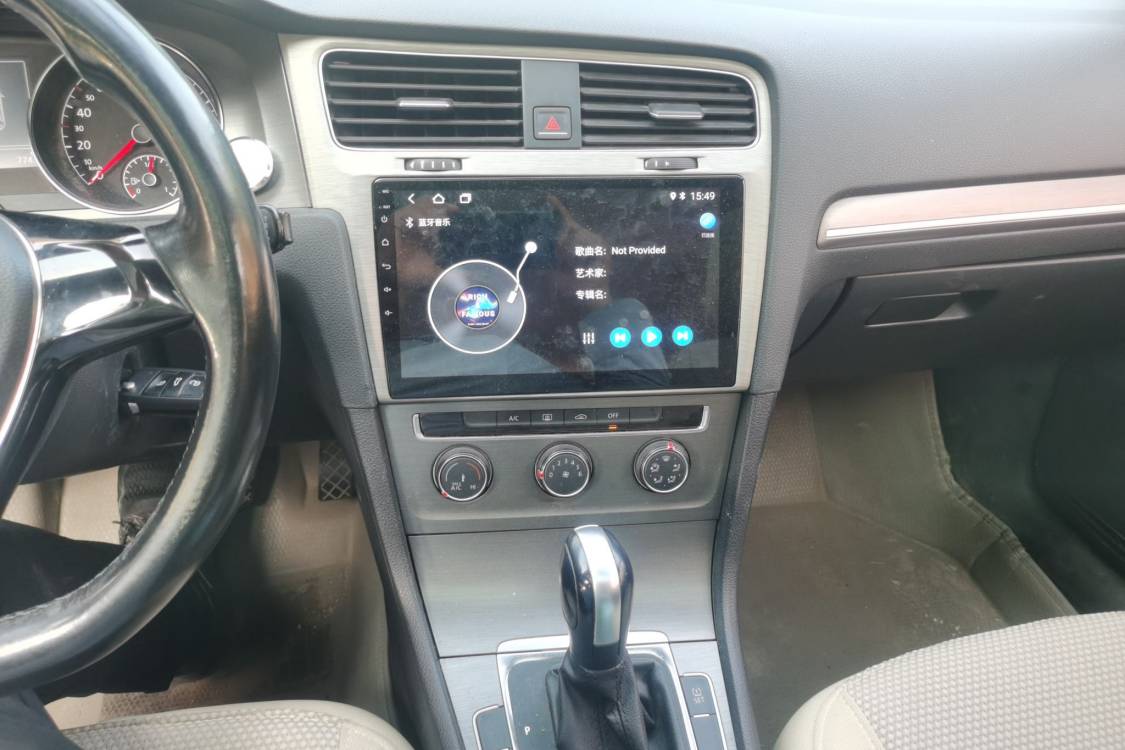 Volkswagen Golf 2015 car image #26