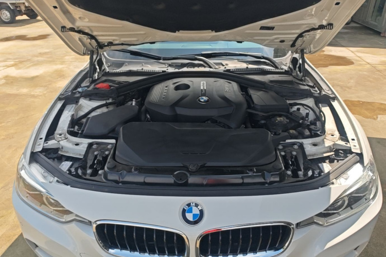 BMW 3 Series 2018 #22 BMW 3 Series 2018 car image #22