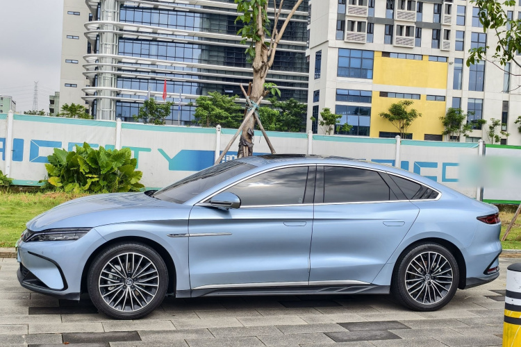 BYD Han 2023 car image #9