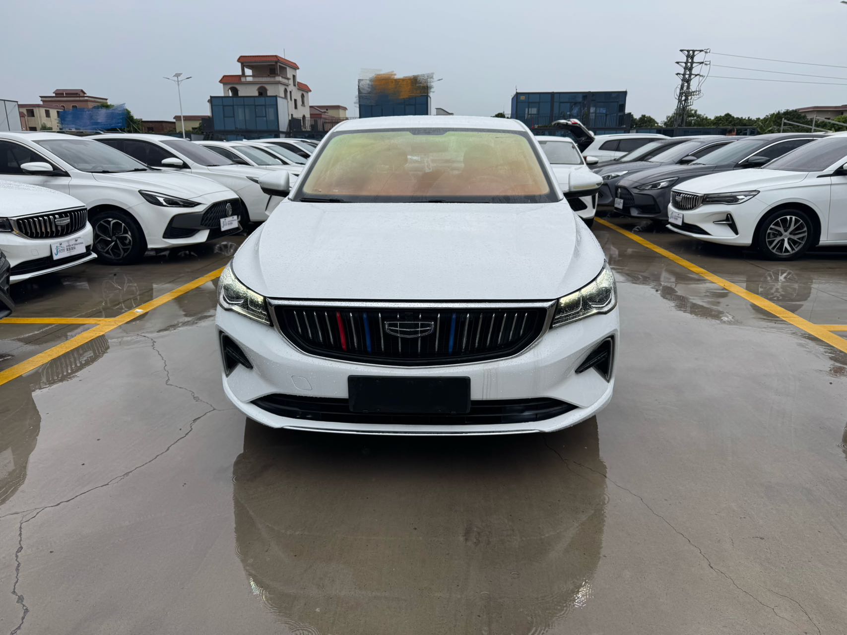 GEELY Emgrand 2024 car image #2