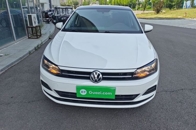 Volkswagen Polo 2021 car image #3