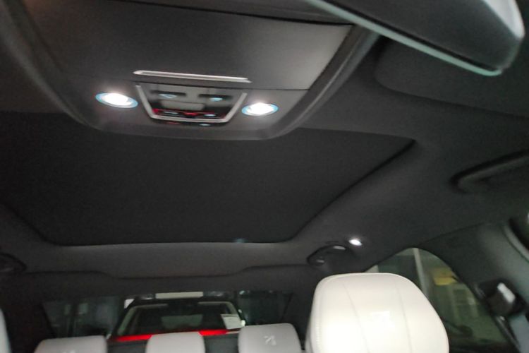 BYD Han 2025 car image #18