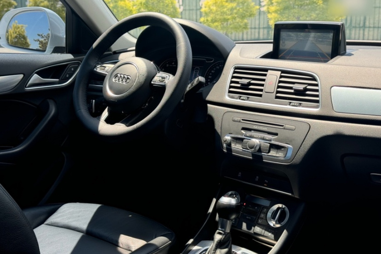 Audi Q3 2016 #13 Audi Q3 2016 car image #13