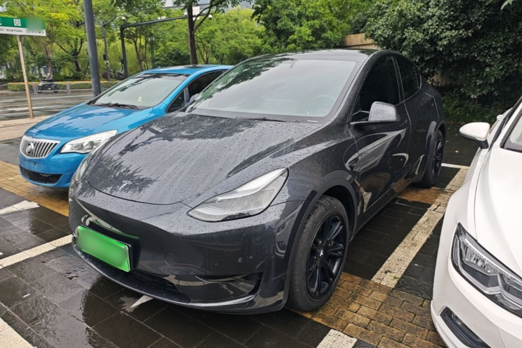 Tesla Model Y 2024 #2 Tesla Model Y 2024 car image #2