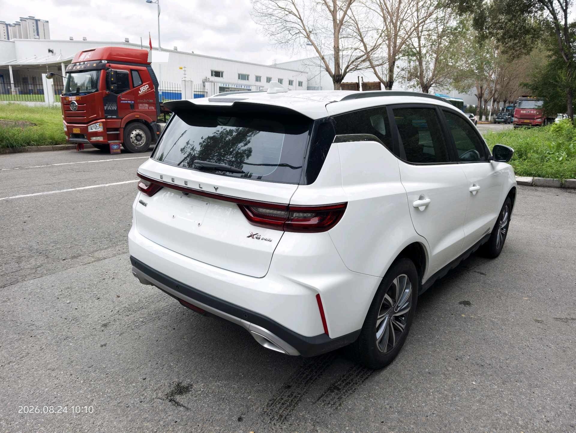GEELY Vision X6 2022 car image #4