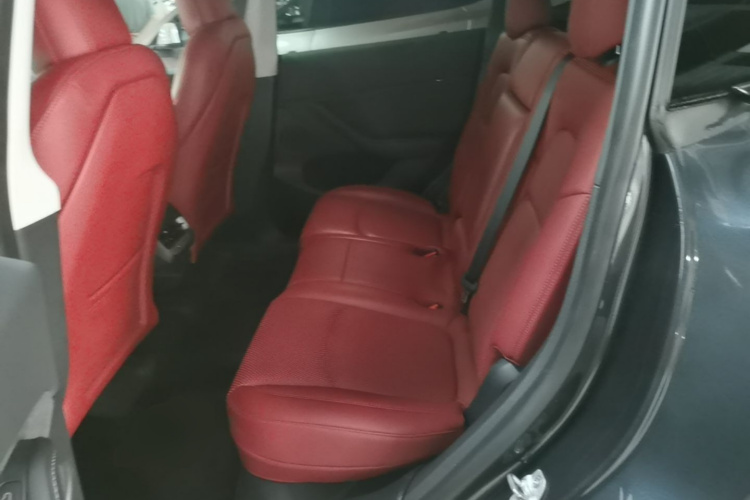 Tesla Model Y 2024 #17 Tesla Model Y 2024 car image #17