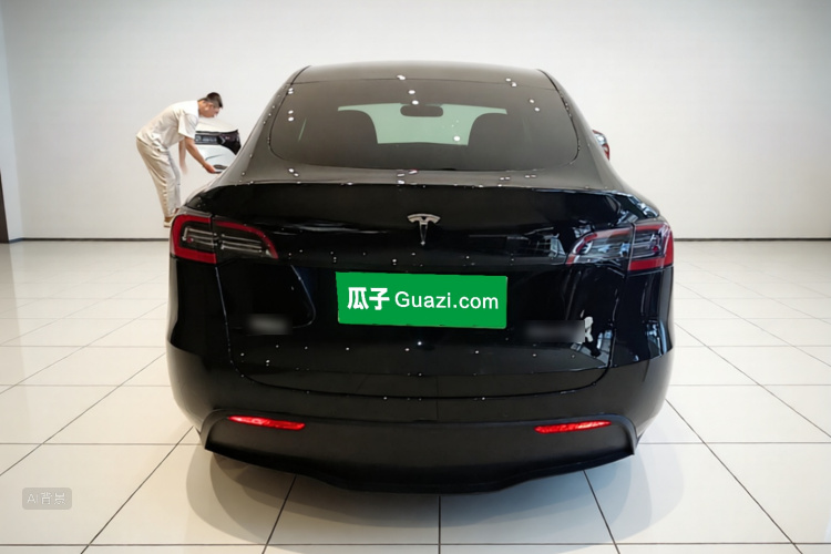 Tesla Model Y 2023 #6 Tesla Model Y 2023 car image #6