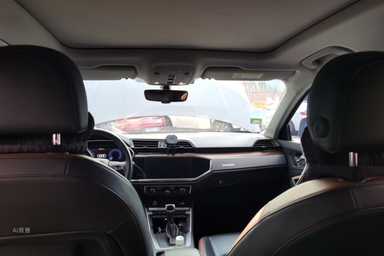Audi Q3 2019 car image #20