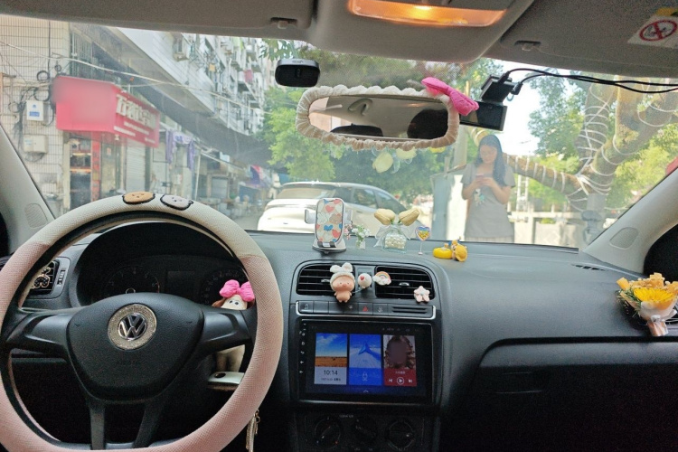 Volkswagen Polo 2019 car image #16
