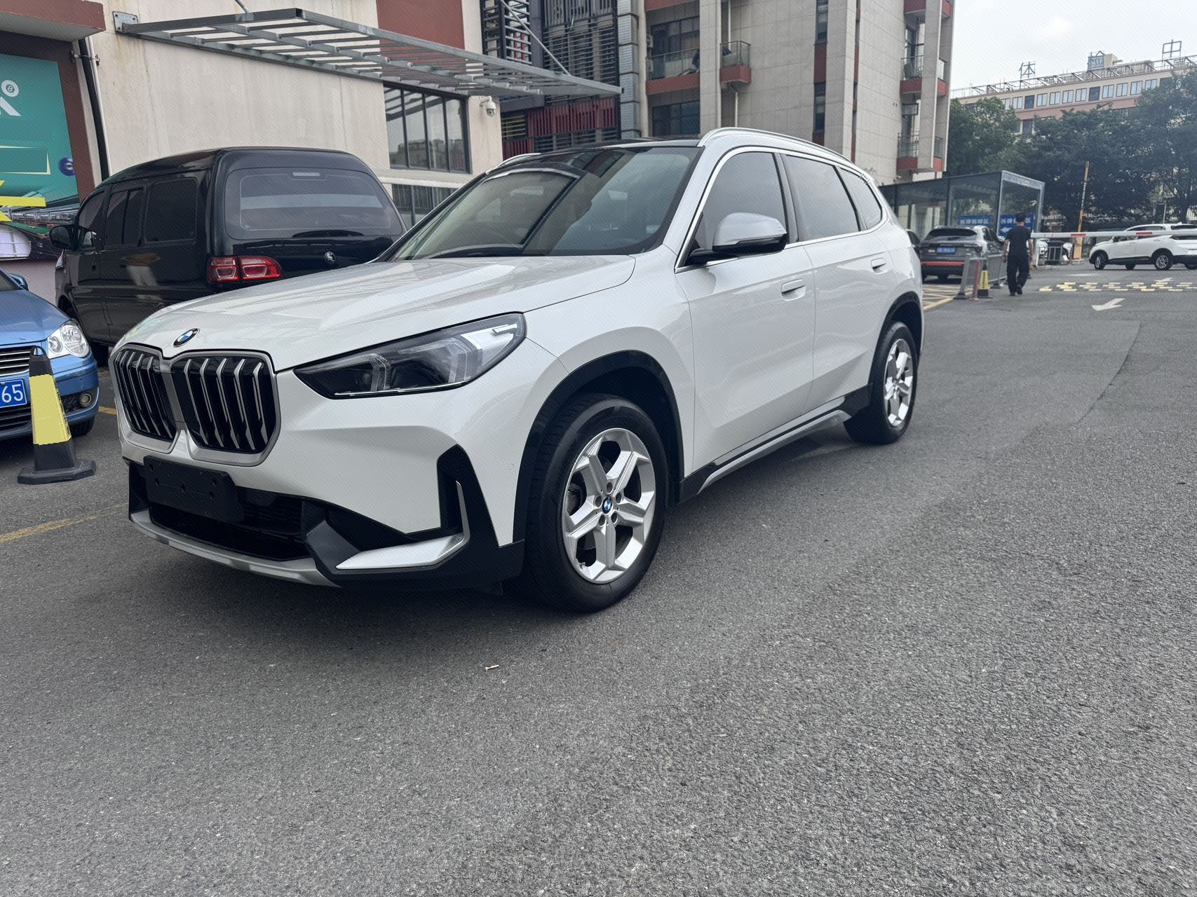 BMW X1 2023 BMW X1 2023 car image