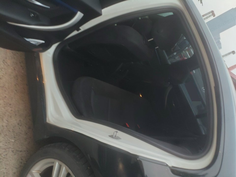 BMW 3 Series 2018 immagine di auto #4