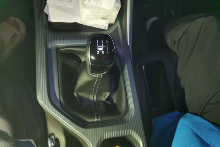GEELY Emgrand 2025 car image #14