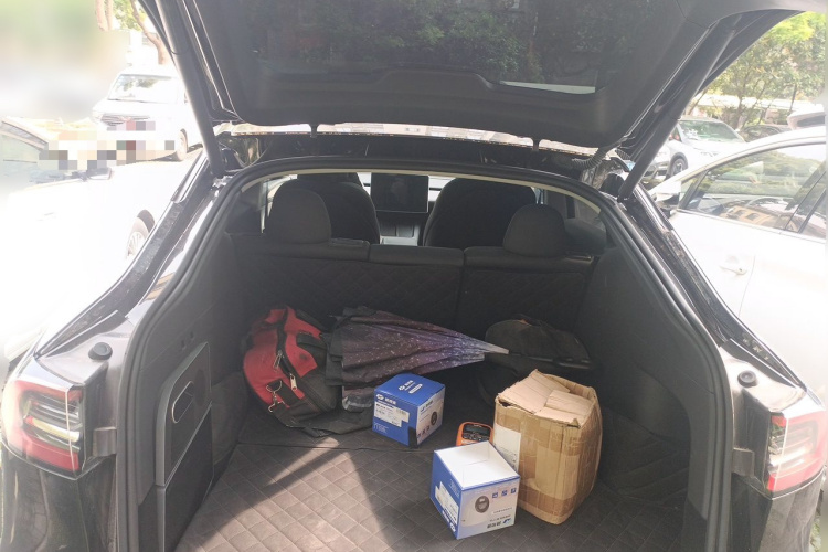 Tesla Model Y 2023 car image #21