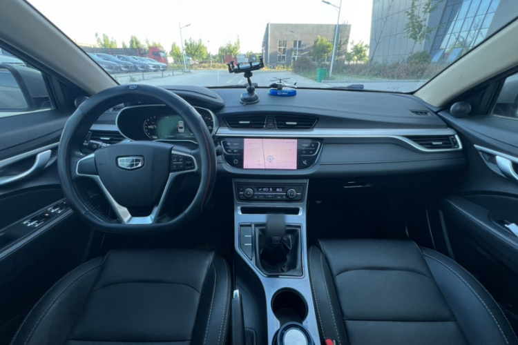 GEELY Emgrand 2018 car image #12