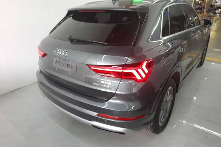 Audi Q3 2021 car image #7