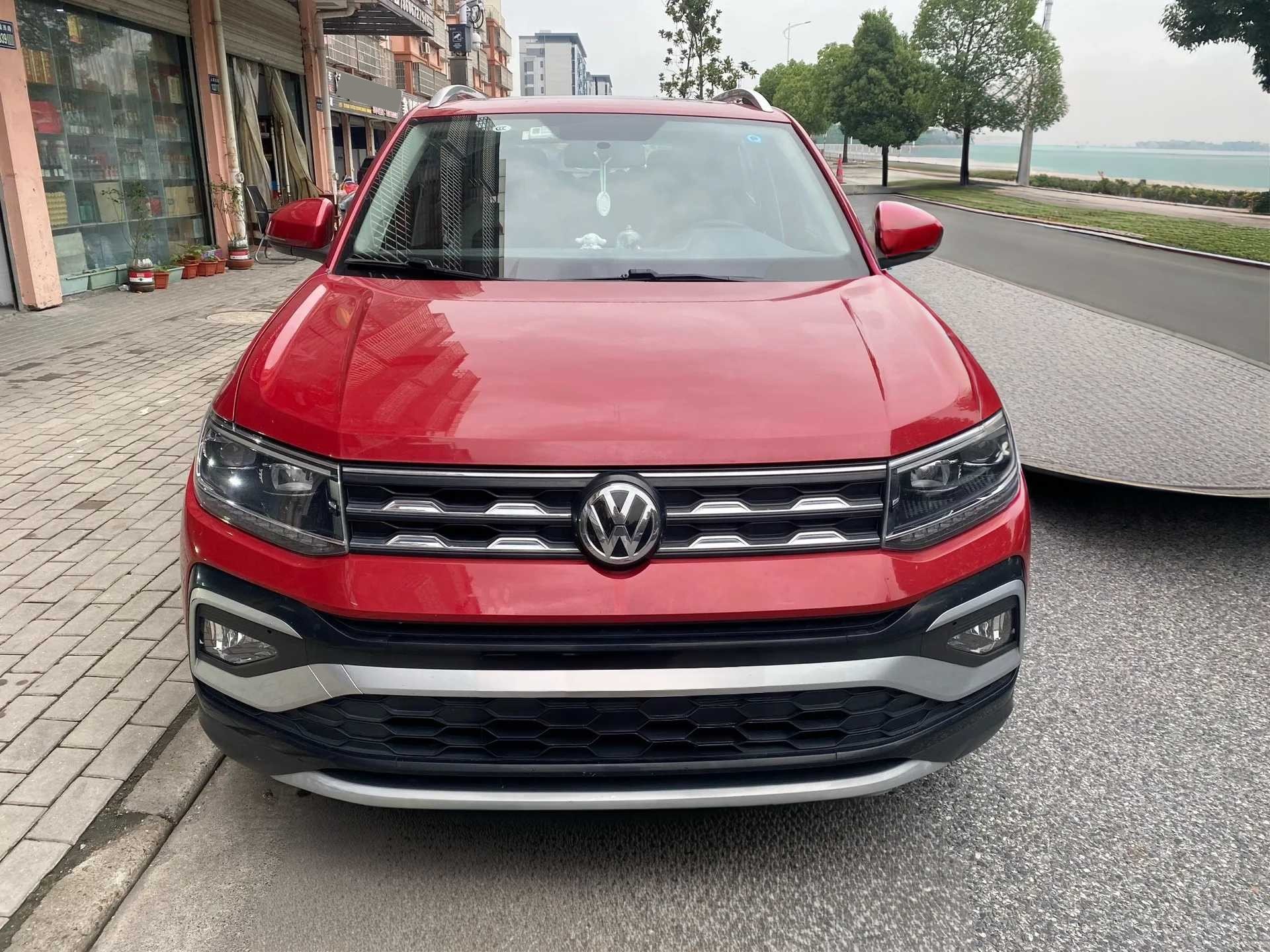 Volkswagen T-Cross 2022 car image #2