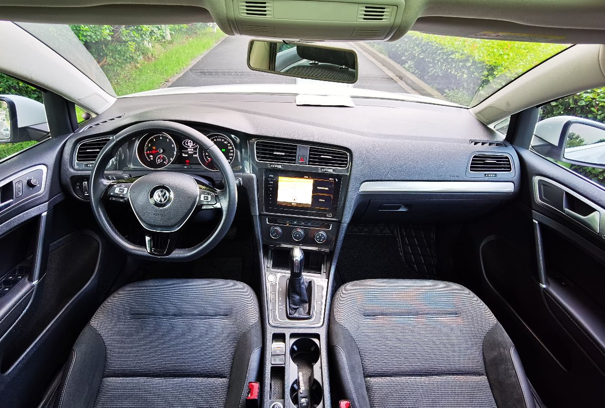 Volkswagen Golf 2020 car image #10