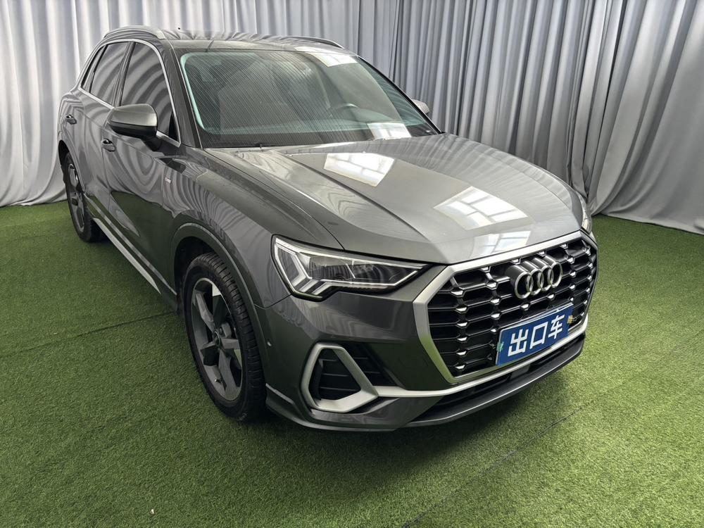 Audi Q3 2022 car image #3