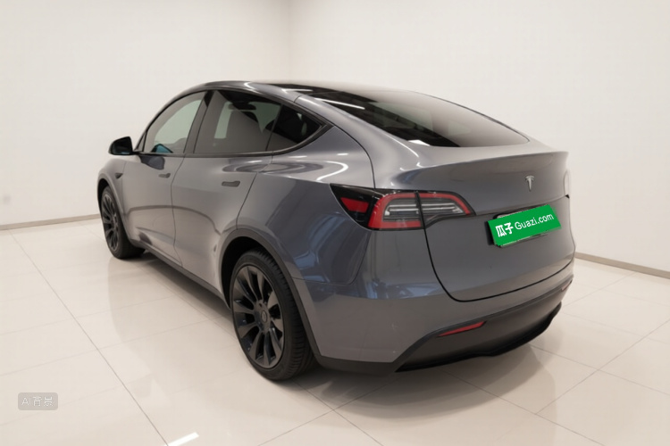 Tesla Model Y 2024 #5 Tesla Model Y 2024 car image #5