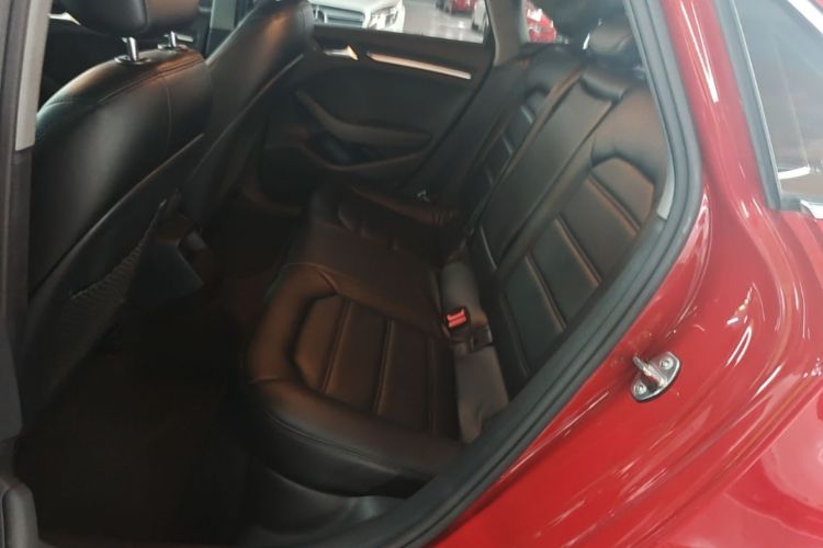 Audi A3 2018 car image #17