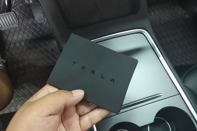 Tesla Model Y 2024 car image #9