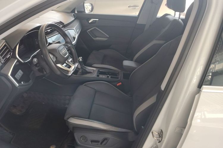 Audi Q3 2022 car image #15