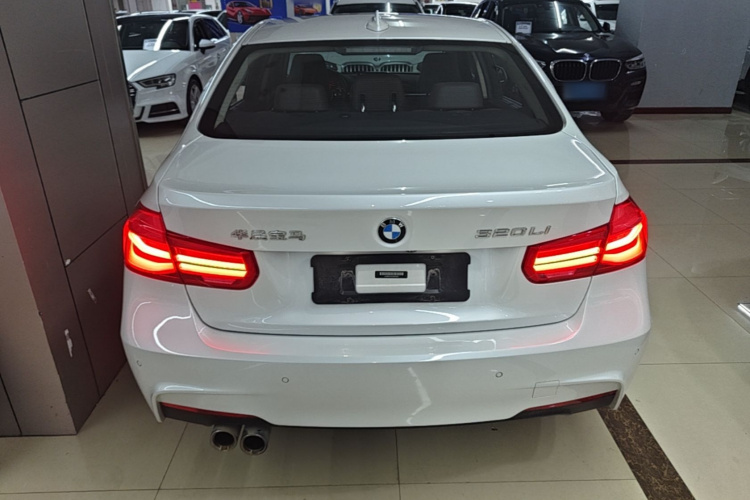 BMW 3 Series 2018 #6 BMW 3 Series 2018 car image #6