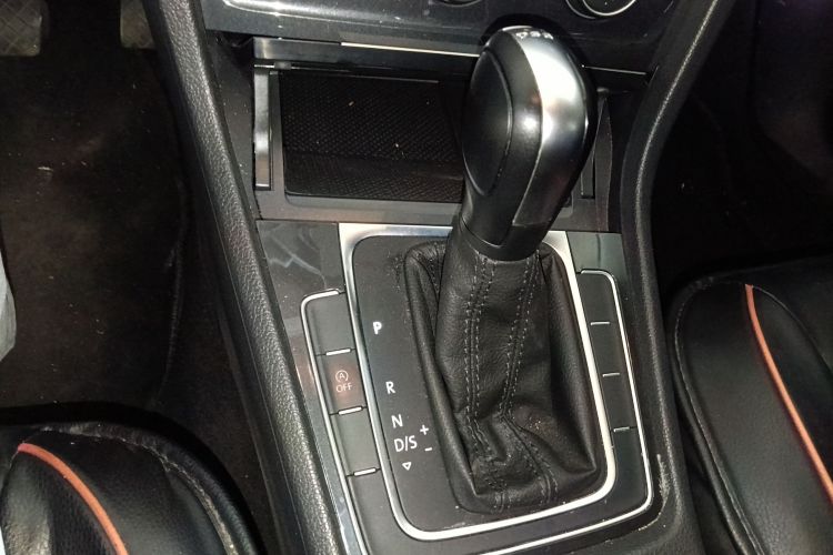 Volkswagen Golf 2020 imagen de coche #14