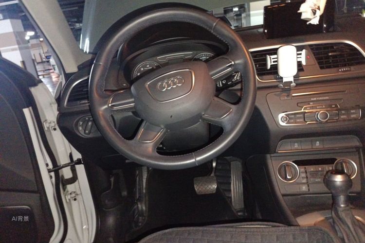 Audi Q3 2019 #12 Audi Q3 2019 car image #12